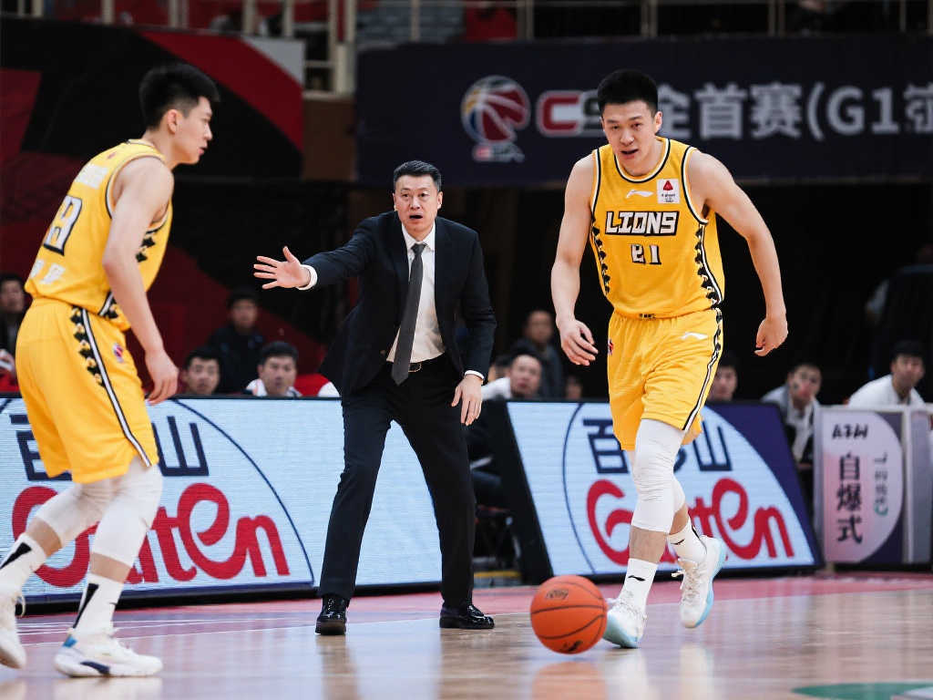 臂展使得他 臂展使得他